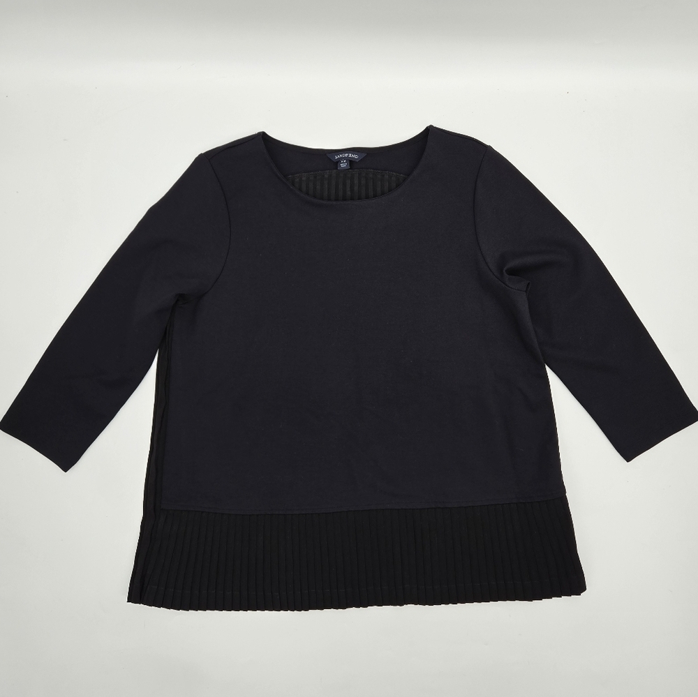Land's End Pleated Back and bottom of front 3/4 Sleeve Blouse Size Medium